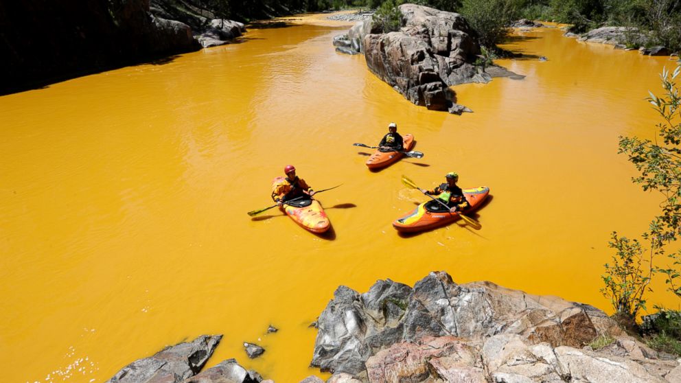 APTOPIX Mine Waste Leak