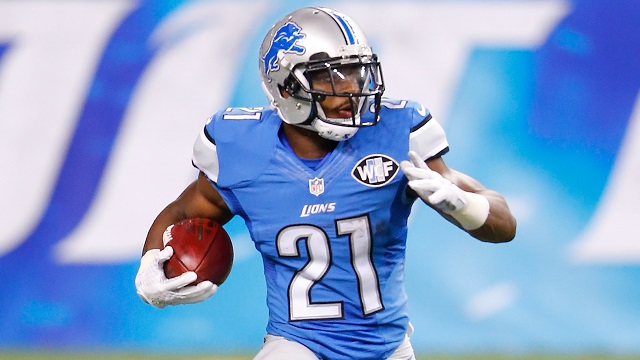 DETROIT MI- AUGUST 13 Ameer Abdullah #21 of the Detroit Lions runs back a first quarter kickoff during the preseason game against the New York Jets