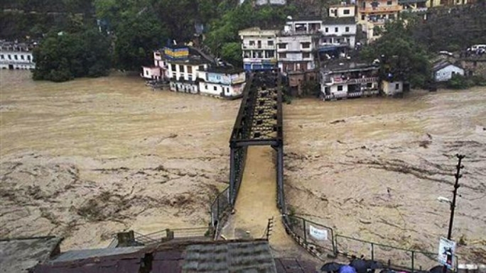 40 dead, over 30000 displaced in West Bengal