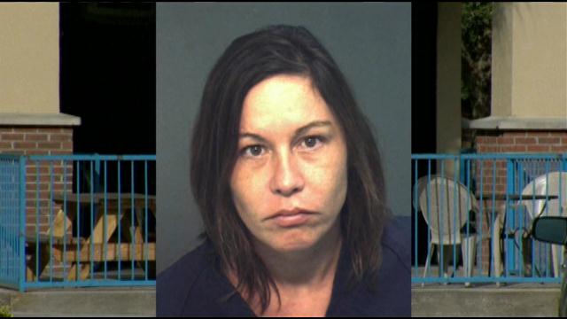 Florida mom leaves 2 toddlers in the car so she can drink at bar