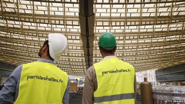 French workers on a building site