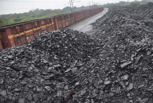 While the first two tranches of the coal auction had fetched the government over Rs.2 lakh crore from the auction of 29 mines the third round saw bidding of only 3 mines as against planned 10 mines. File