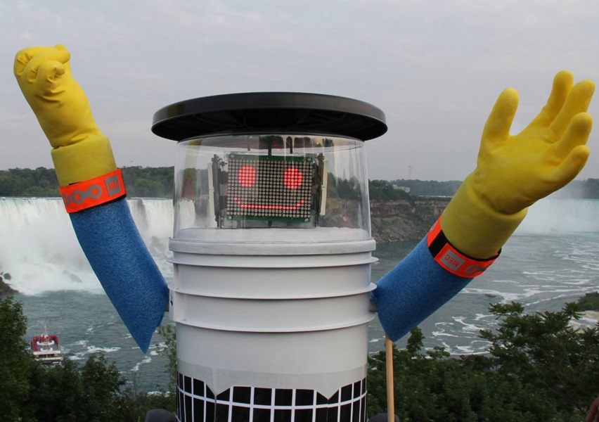 Hitchhiker robot beheaded in Philadelphia