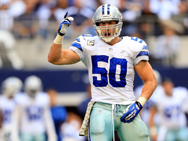 ARLINGTON TX- NOVEMBER 03 Middle linebacker Sean Lee #50 of the Dallas Cowboys in action during the game against the Minnesota Vikings at Cowboys Stadium