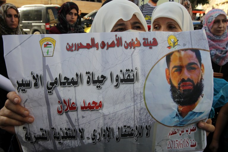 Hunger striker gives Israel 24 hours