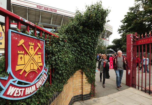 West Ham logo, West Ham fans