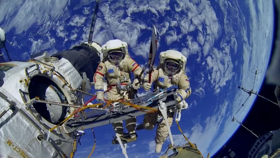 Russian cosmonauts to go outside ISS to replace defunct antenna