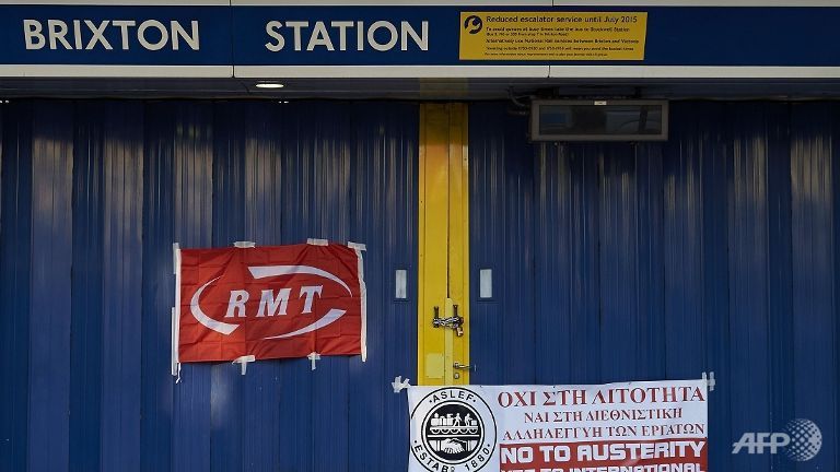 London Subway Workers to Stage 24-Hour Strike Over Night Service Dispute