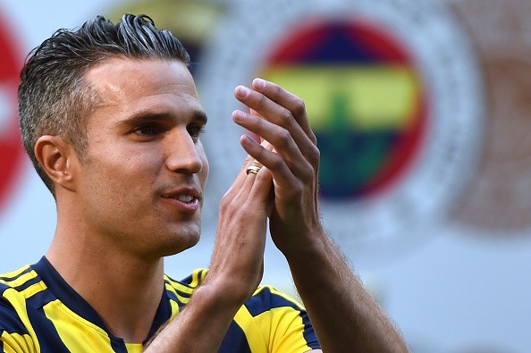 Louis Diamond will be meeting his idol Robin van Persie after a video of him crying went viral