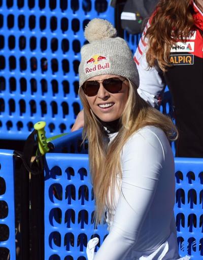 Lindsey Vonn reveals Thursday that she sustained a ‘small fracture’ in her ankle after crashing during a training run