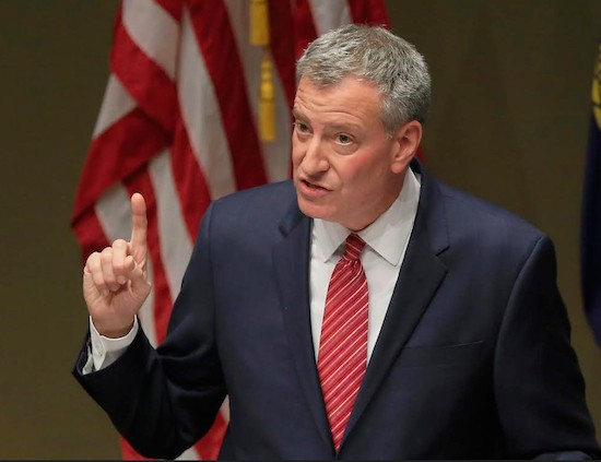 A memo obtained by the Associated Press shows that Mayor Bill de Blasio has taken steps to have his lawyers review public records requests that could “reflect directly on the mayor.” The broad mandate of all city agencies for potentially controversial