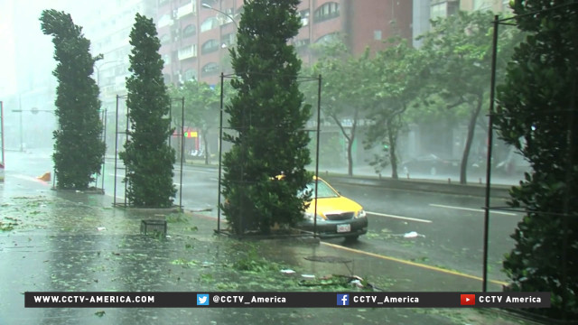 Year's most powerful storm strikes Taiwan 1