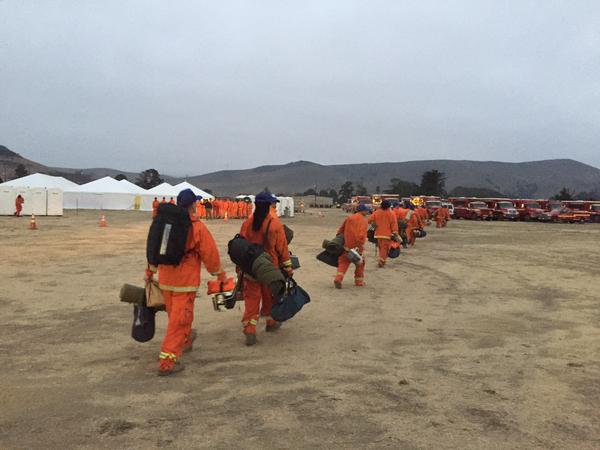 Fire crews gain ground against Central California wildfire