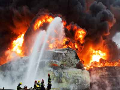 Carmageddon as blasts hit China port