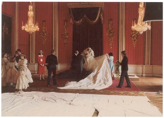 Unpublished behind-the-scenes pictures from Princess Diana's wedding day have