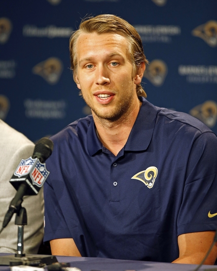 St Louis Rams Sign Nick Foles to a Two Year Extension