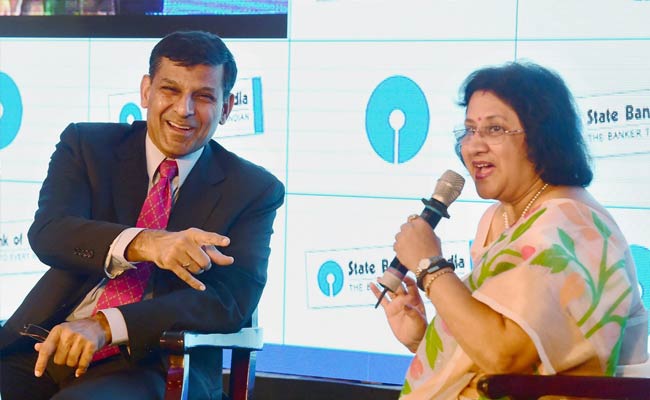 RBI Governor Raghuram Rajan and State Bank of India chairperson Arundhati Bhattacharya at the second SBI Banking and Economic Conclave