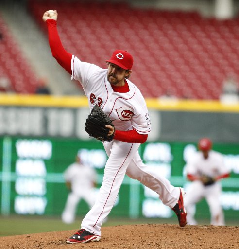 Reds call up LeCure place Hamilton on DL