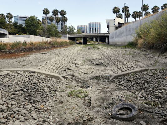 CaliforniaDroughtDryRiver