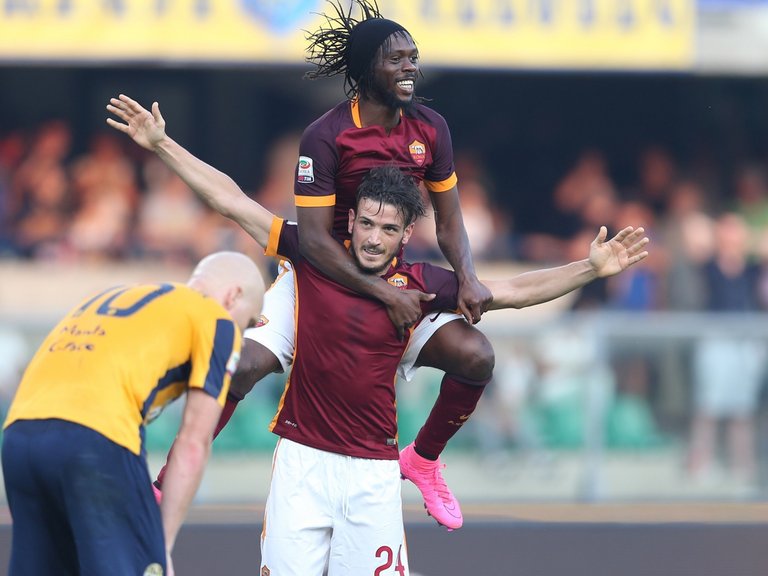 Alessandro Florenzi celebrates his Roma equaliser