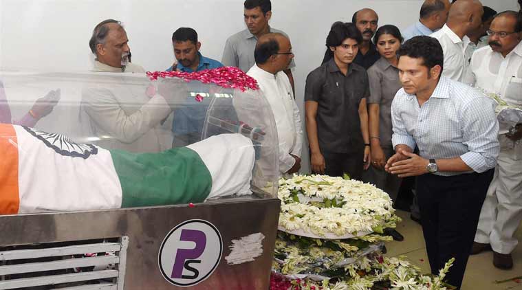 Sachin Tendulkar pays his last respects to APJ Abdul Kalam after his body was flown to New Delhi