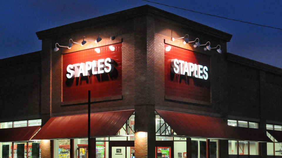 Staples (SPLS) Q2 Earnings in Line, Sales Short of Estimates