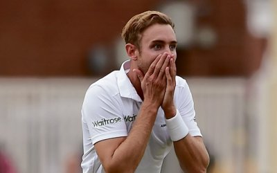 Stuart Broad passed 300 Test wickets and equalled the quickest five-for in Test history