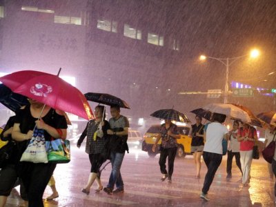 Typhoon Soudelor approaches Taiwan