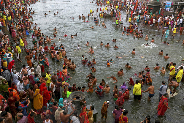 Hindus launch Kumbh Festival with mass bathing