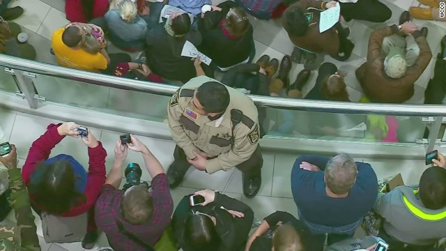 39;Black Lives Matter&#39 protesters storm mall