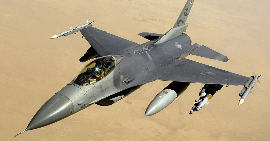 A U.S. Air Force F-16 Fighting Falcon Block 40 aircraft after receiving fuel from a KC-135 Stratotanker aircraft during a mission over Iraq on 10 June 2008