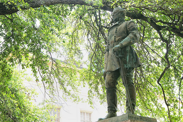 UT's statue of Robert E. Lee