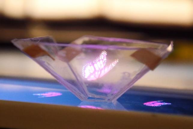 How to turn your smartphone into a 3D hologram projector using everyday objects