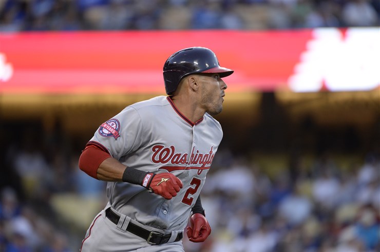 Richard Mackson  USA Today Sports   Nationals shortstop Ian Desmond watches his home run as he rounds the bases against the Dodgers on Monday