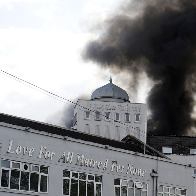 Mosque Fire In Morden Tackled By Eight Fire Engines