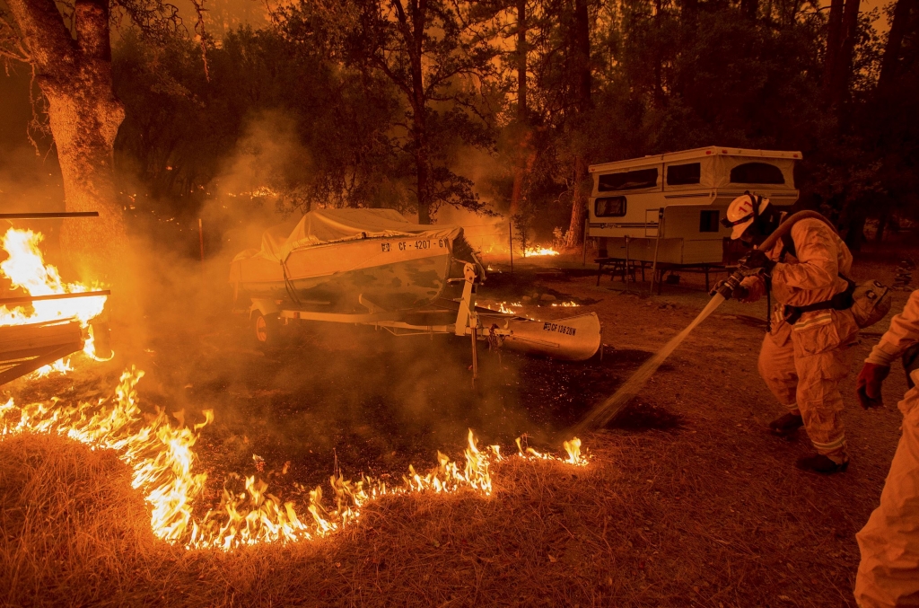 Wet weather helps halt progress of Butte, Valley fires