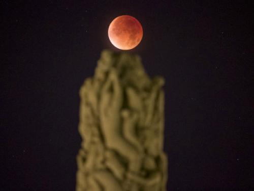 Supermoon’ eclipse provides rare treat for stargazers