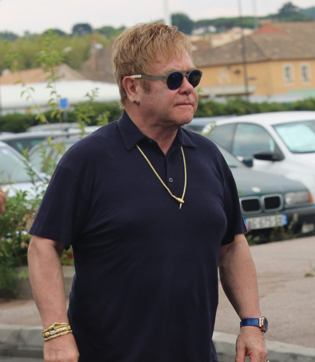 Elton John claims he got a call from Vladimir Putin to discus gay rights