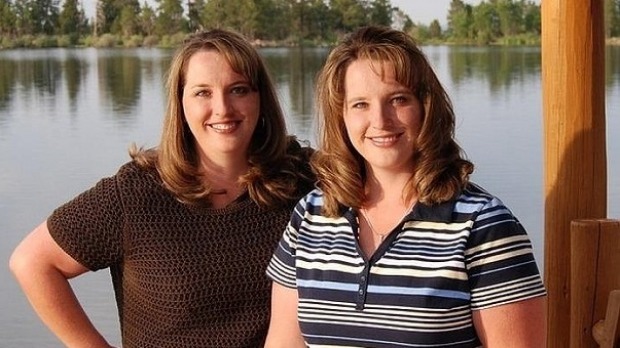 Identical twin sisters Kerri Bunker and Kelli Wall are both pregnant with their second sets of twins