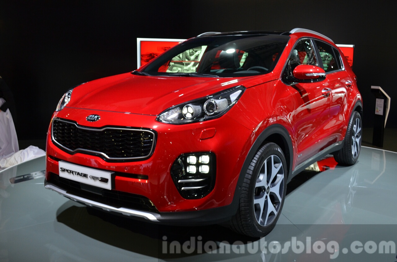 2017 Kia Sportage front three quarter at IAA 2015