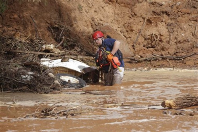 3 dead, 4 missing in Zion National Park after flash flooding