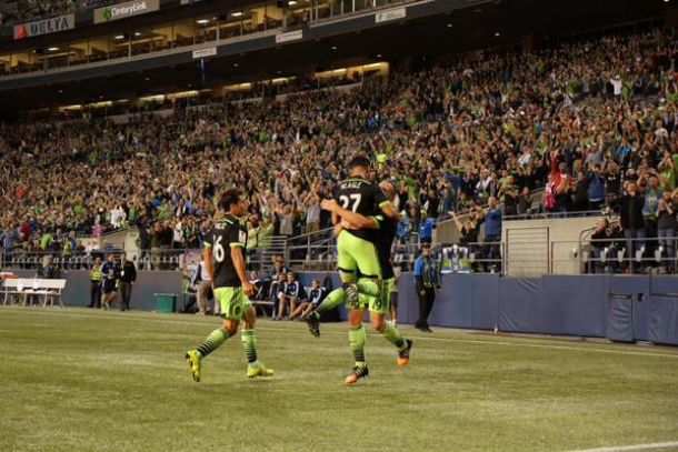 CONCACAF Champions League Seattle Sounders Embarrass Vancouver Whitecaps Advance To Knockout Stage