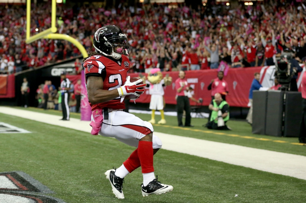 Oct 4 2015 Atlanta GA USA Atlanta Falcons running back Devonta Freeman celebrates his touchdown run in the first quarter of their game against the Houston Texans at the Georgia Dome. Mandatory Credit Jason Getz-USA TODAY Sports