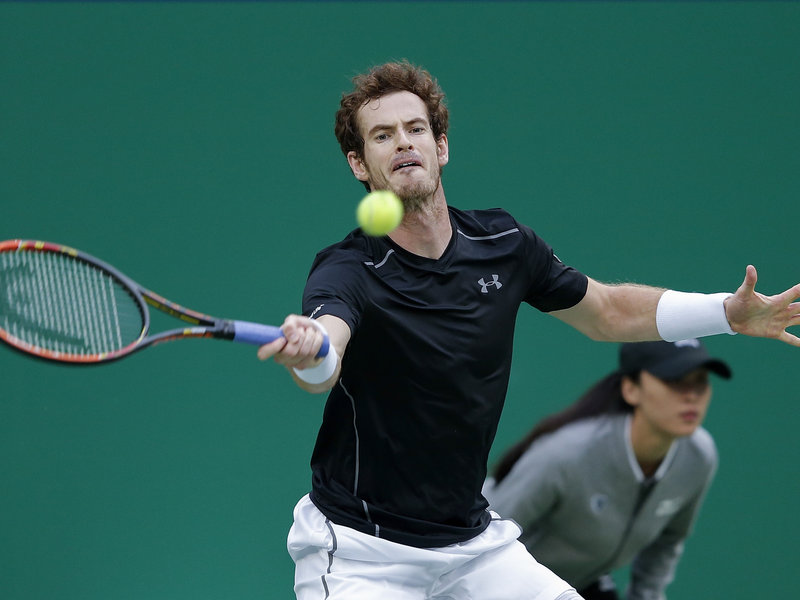 Andy Murray en route to victory over John Isner in Shanghai