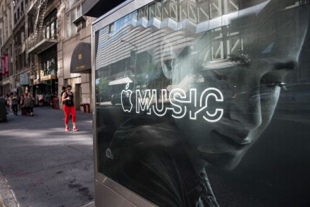 Older people are more likely to pay for Apple Music