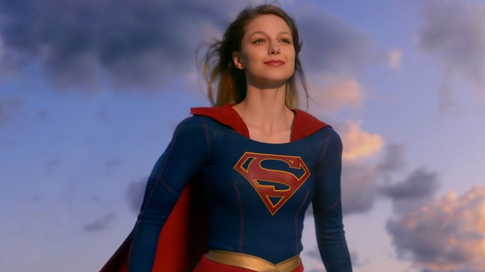 7 new Supergirl clips debut