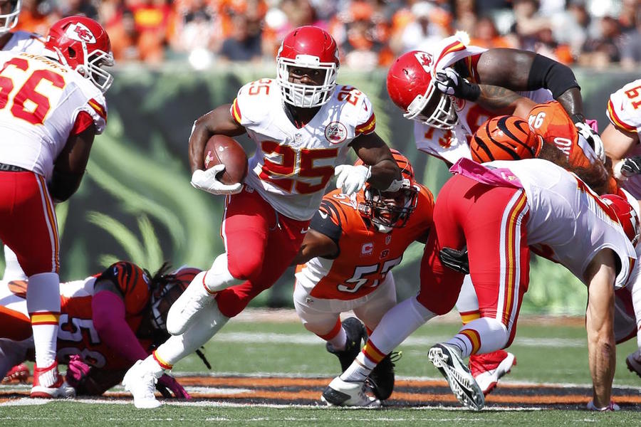 Kansas City Chiefs running back Jamaal Charles runs the ball in the second half of an NFL football game against the Cincinnati Bengals Sunday Oct. 4 2015 in Cincinnati