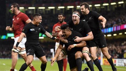 Julian Savea centre scored a hat-trick for the dominant All Blacks