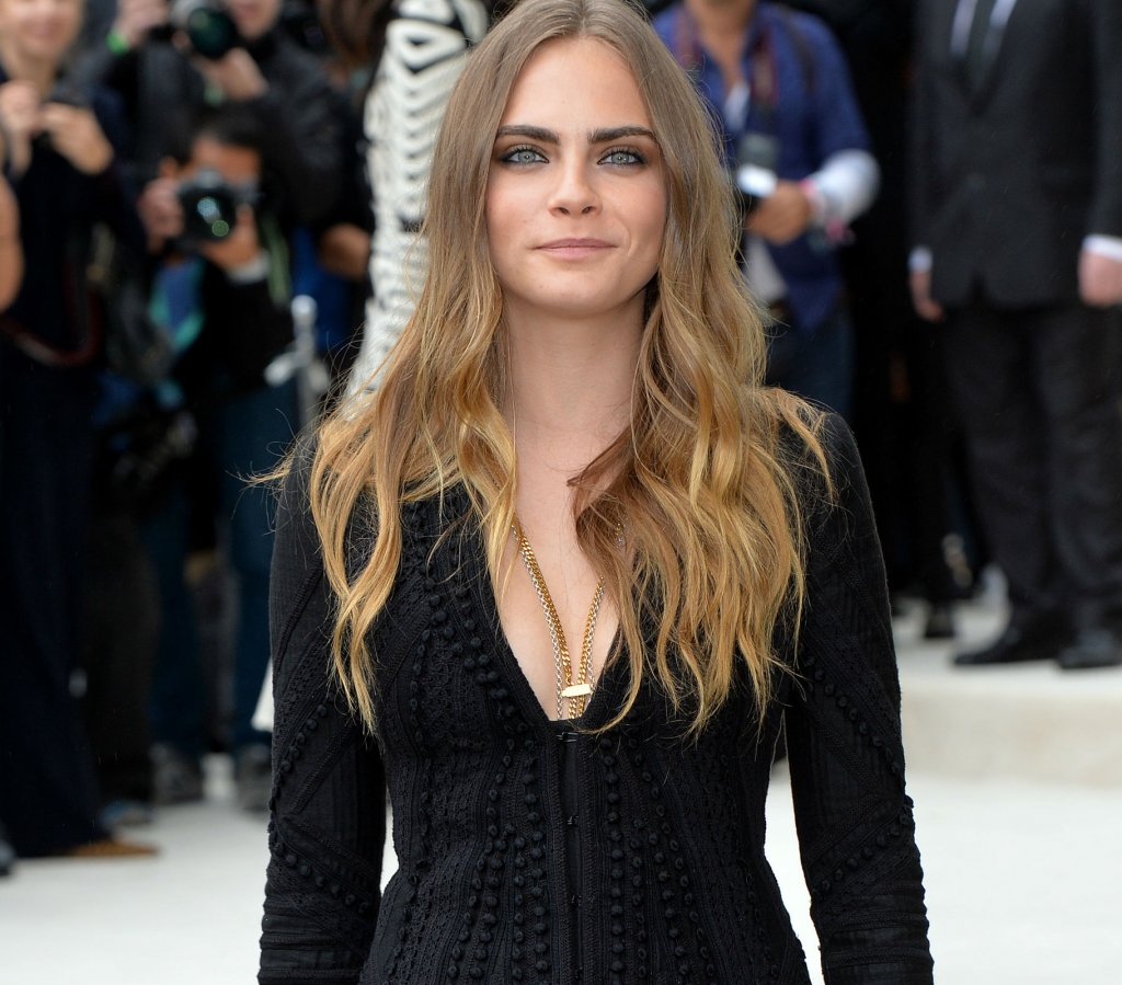 Cara Delevingne Annoyed, Pushes a Paparazzi Who Got in Her Way Then Ran