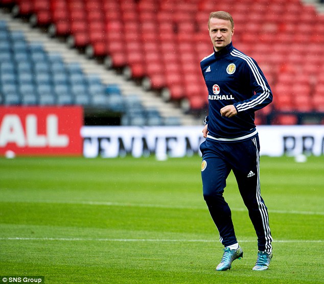 Celtic striker Leigh Griffiths is among five Scotland players who have withdrawn from Sunday's qualifier